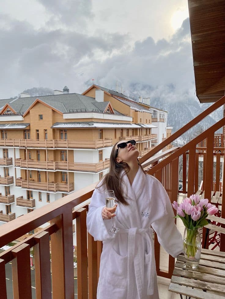 Mirror selfie slideshow prompt for a stylish young woman